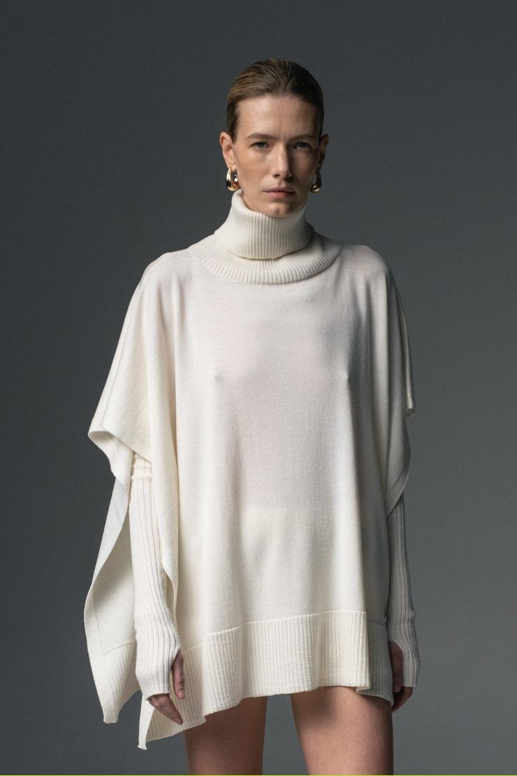 Cape-style poncho “Fly”