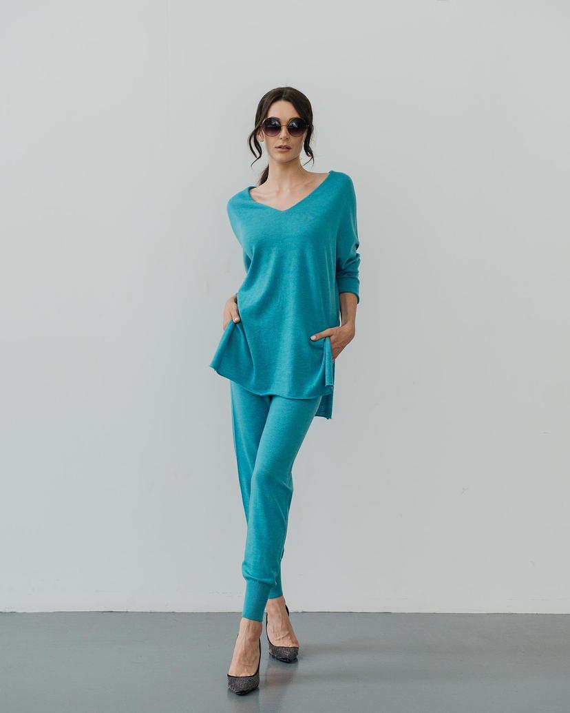 Batwing sleeve top and slim fit trousers